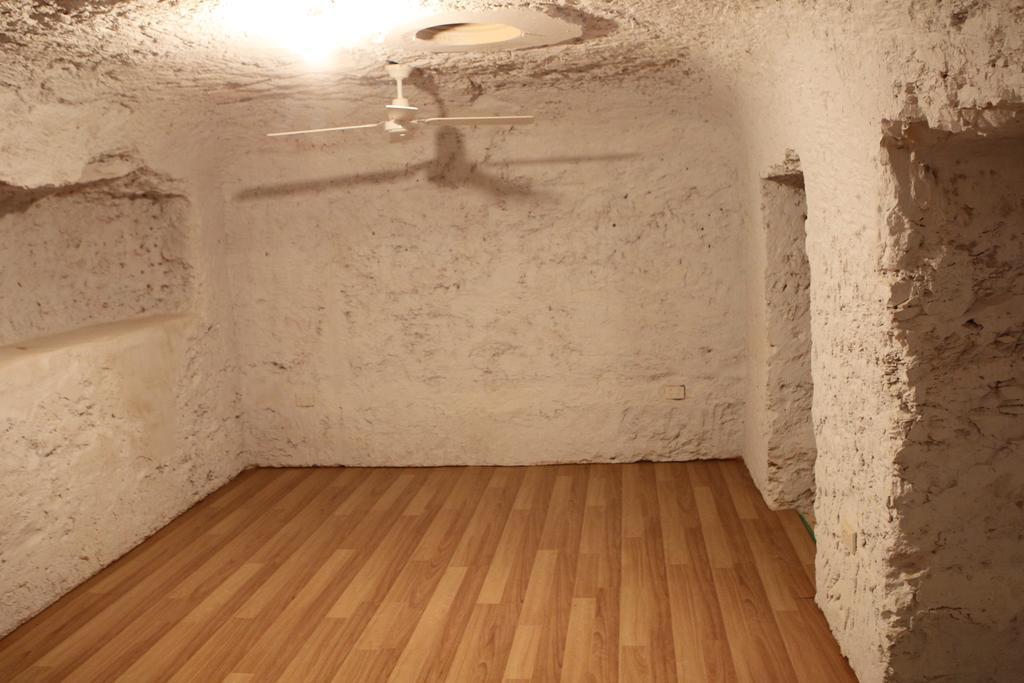 Cave Place Units Coober Pedy Dış mekan fotoğraf